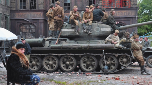 钢铁苍穹下载：寻找同类游戏，策略战争尽在掌握