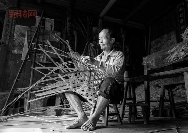 编织者：手艺与智慧交织的篾匠传奇