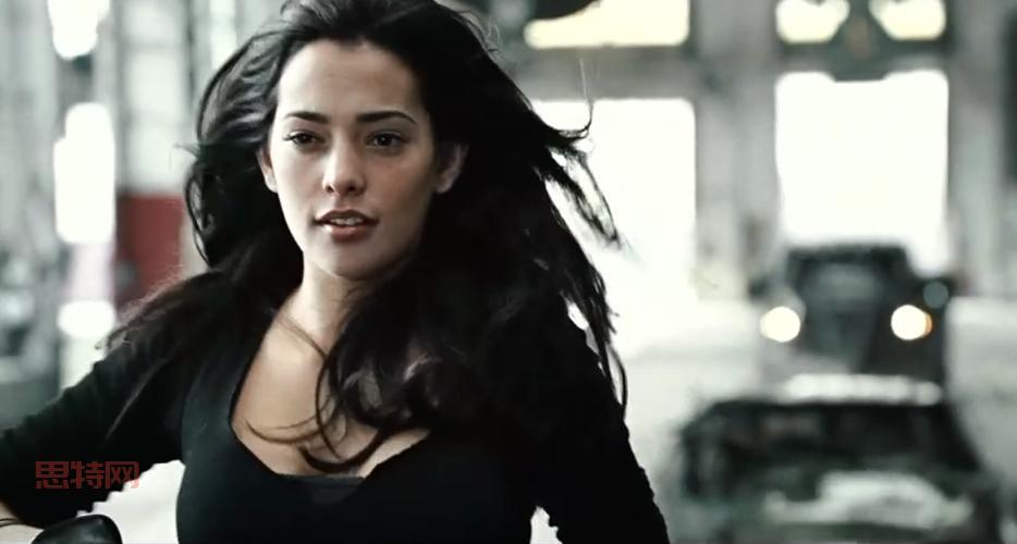 死亡飞车电影讲的啥故事？几分钟带你看懂剧情！